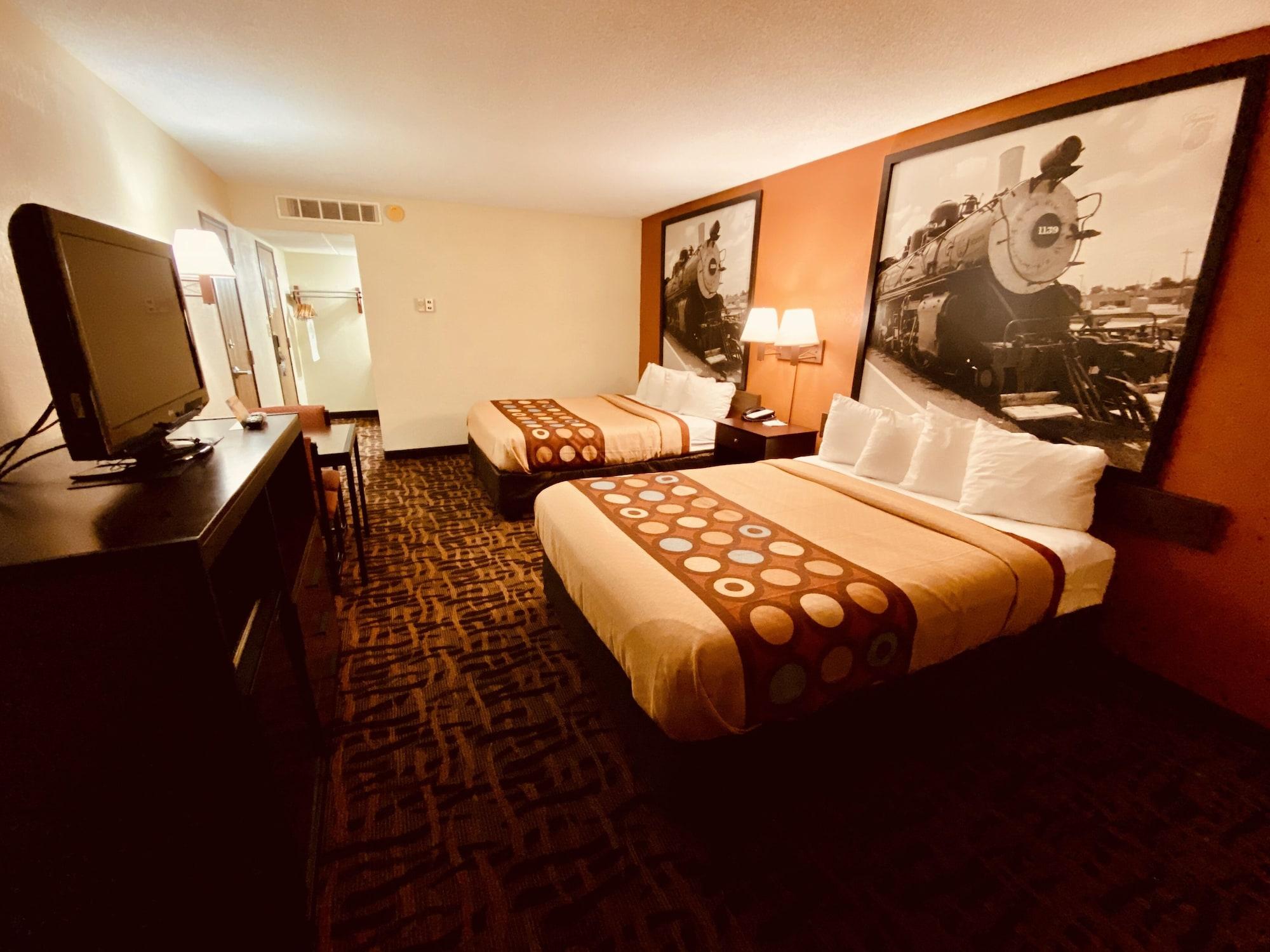Hotel Super 8 By Wyndham Lawrence Ku Extérieur photo