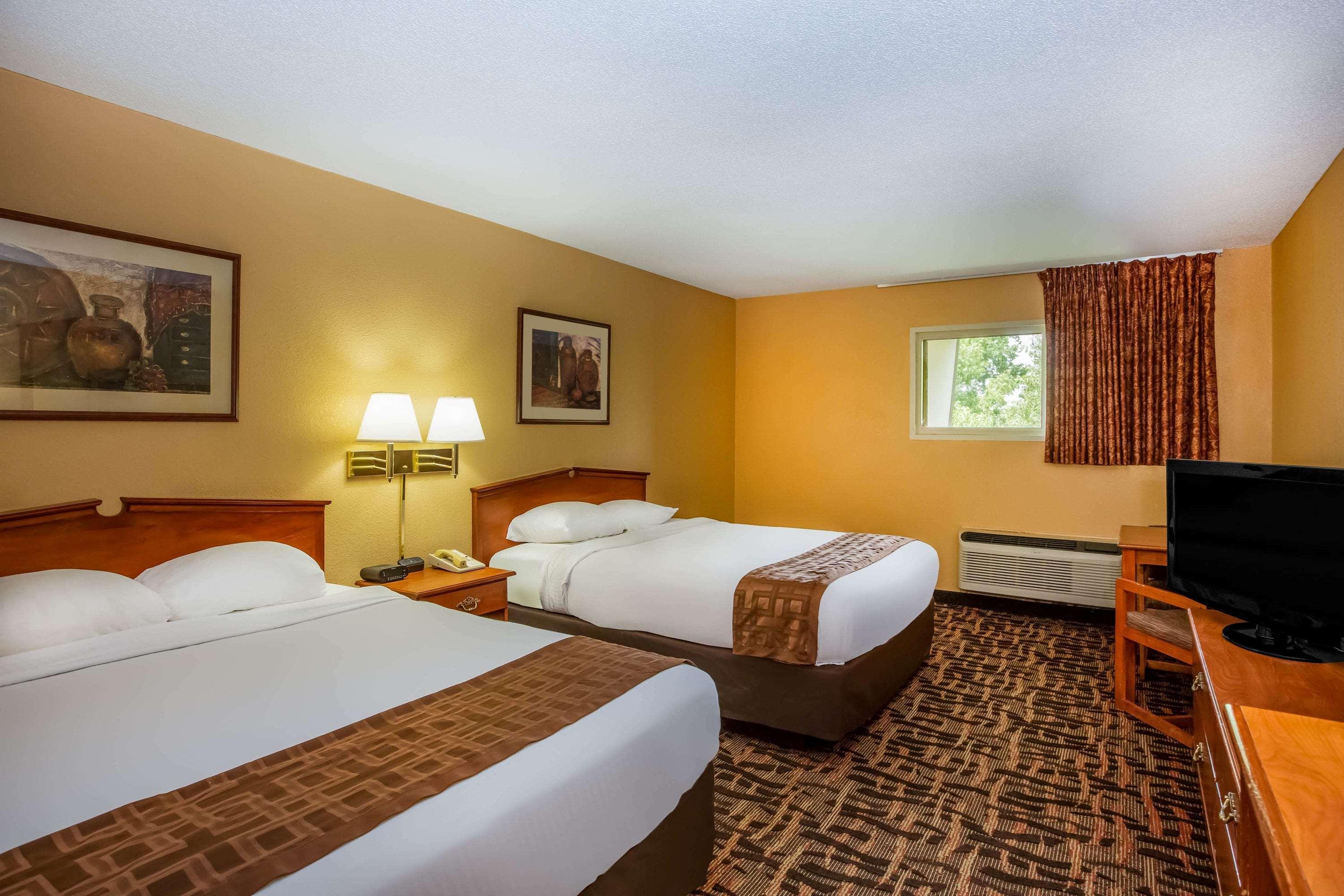 Hotel Super 8 By Wyndham Lawrence Ku Extérieur photo
