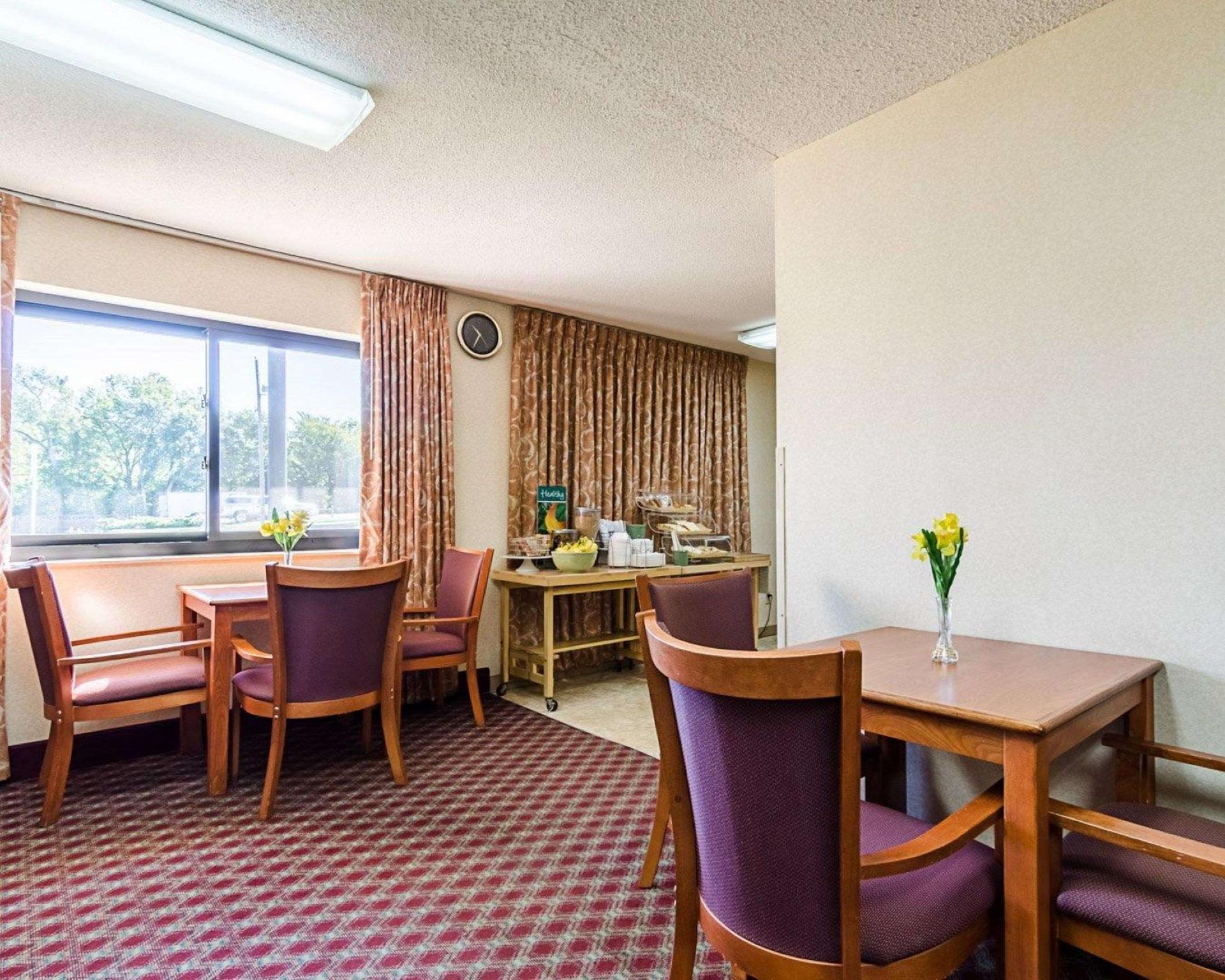 Hotel Super 8 By Wyndham Lawrence Ku Extérieur photo