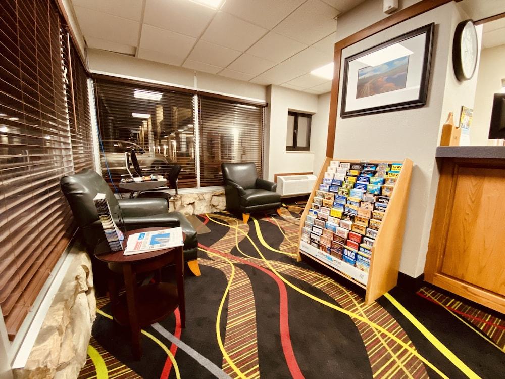 Hotel Super 8 By Wyndham Lawrence Ku Extérieur photo