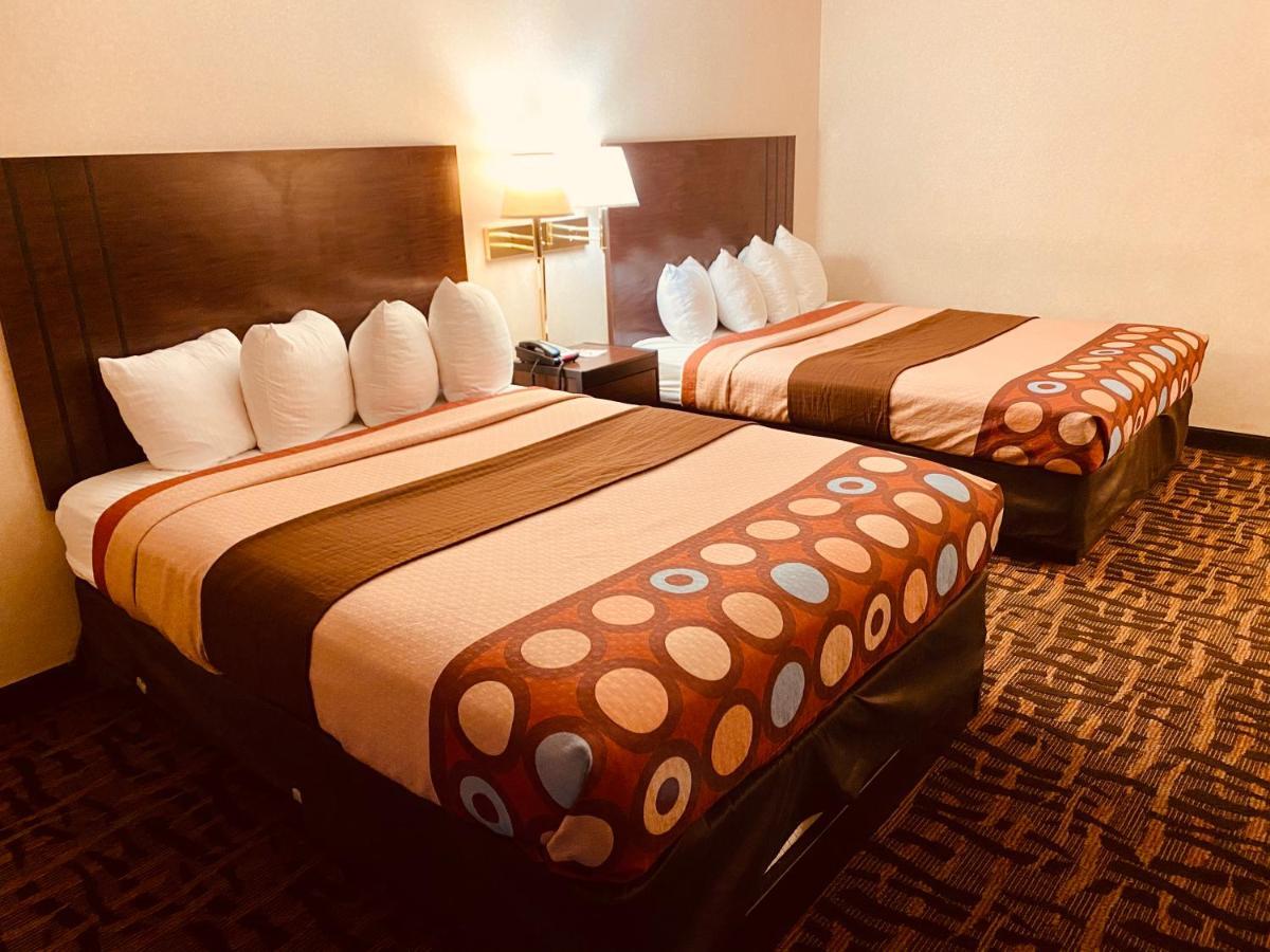 Hotel Super 8 By Wyndham Lawrence Ku Extérieur photo