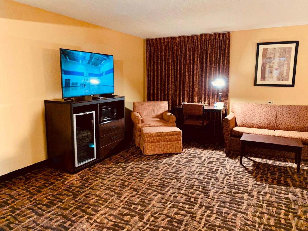 Hotel Super 8 By Wyndham Lawrence Ku Extérieur photo